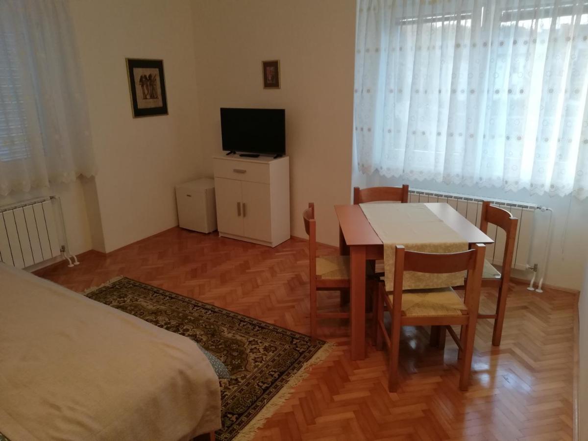 Bed and Breakfast Sobe Šabec Postojna Exteriér fotografie